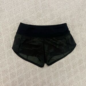 Lululemon Speed Up camouflage shorts
